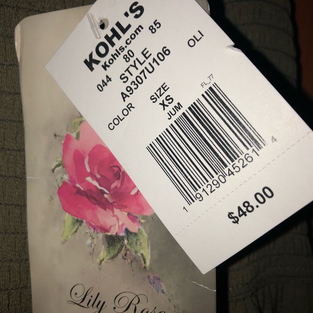 π«SOLDπ«NWT Olive Pant Suit/matching Scrunchie π - Picture 11 of 12